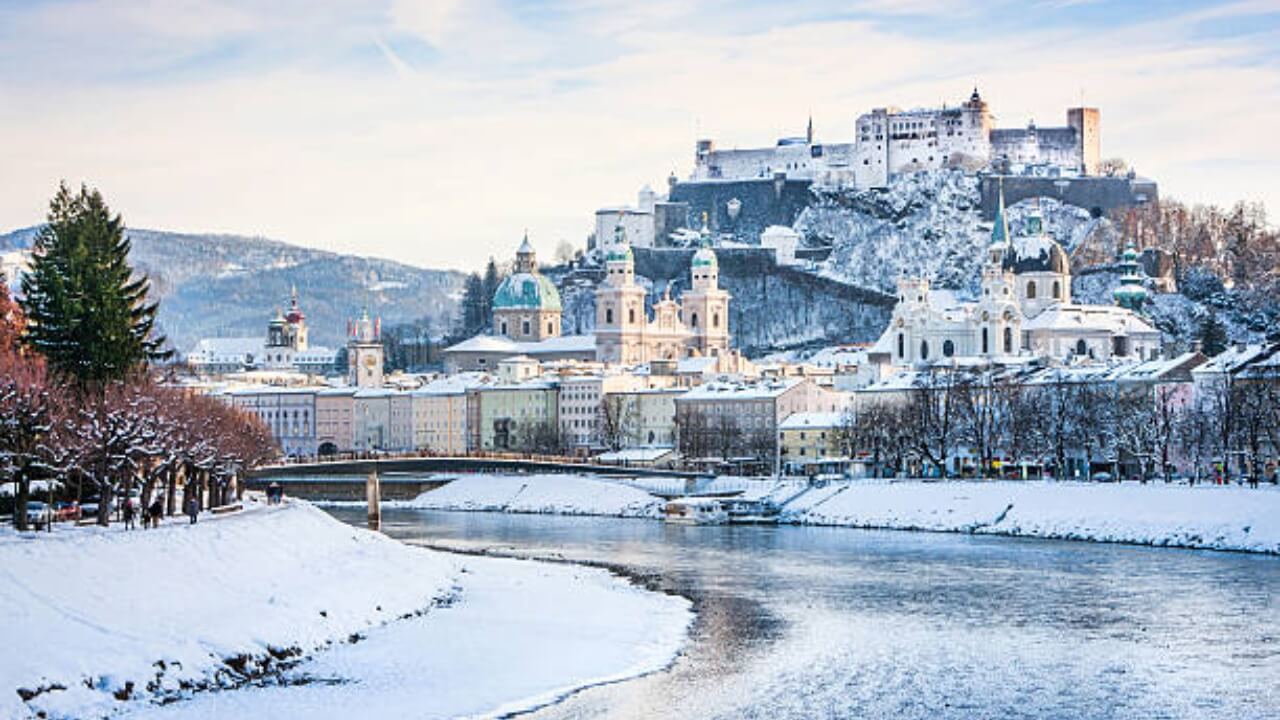 Thành phố Salzburg với kiến trúc cổ điển và phong cảnh tuyệt đẹp